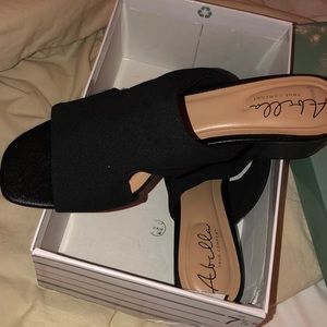 Beautiful vintage mom shoes.